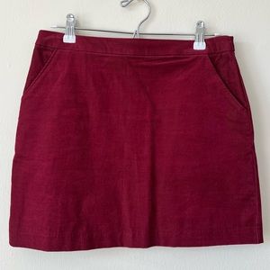 H&M Corduroy Skirt With Pockets - burgundy color